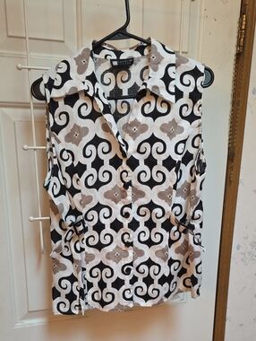 Carole Little Linen Black & Cream Geometric Sleeveless Button Top